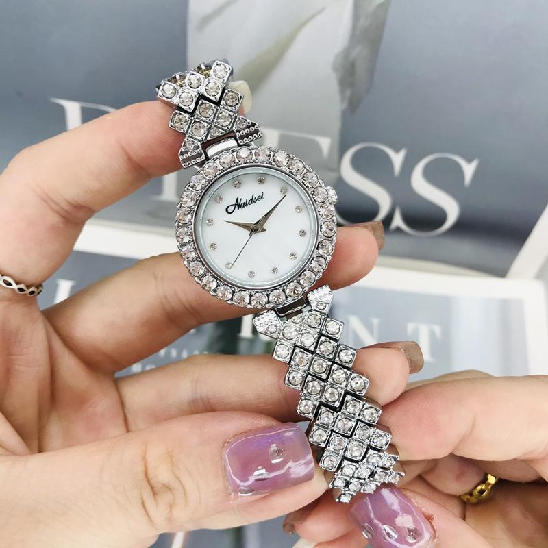 Watch Ladies Luxury Diamond Fritillary Small Dial Bracelet Full Diamond Niche Light Luxury Rhinestone Women S Watch