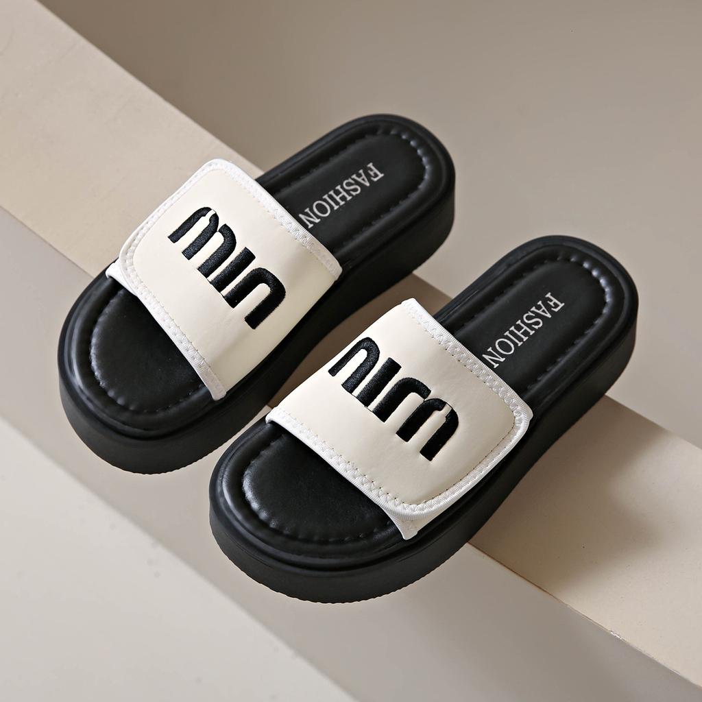 Thick-soled Letter Cool Slippers Women's Spring and Summer Outer Wear 2025 New Casual Soft-soled Non-slip One-word Drag Going Out Beach Shoes
