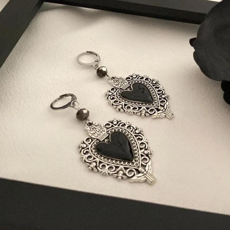 Victorian Style Black Gothic Heart Earrings - Elegant Vintage Pendant Jewelry