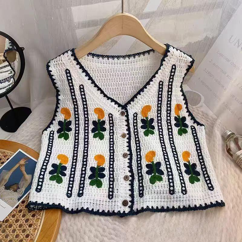 Summer Crochet Hollow Out V-neck Loose Lace Tank Tops Women Fashion Thin Chic Sleeveless Women Camis Tops Elegant Base Slim Vintage Tank Vest 26571