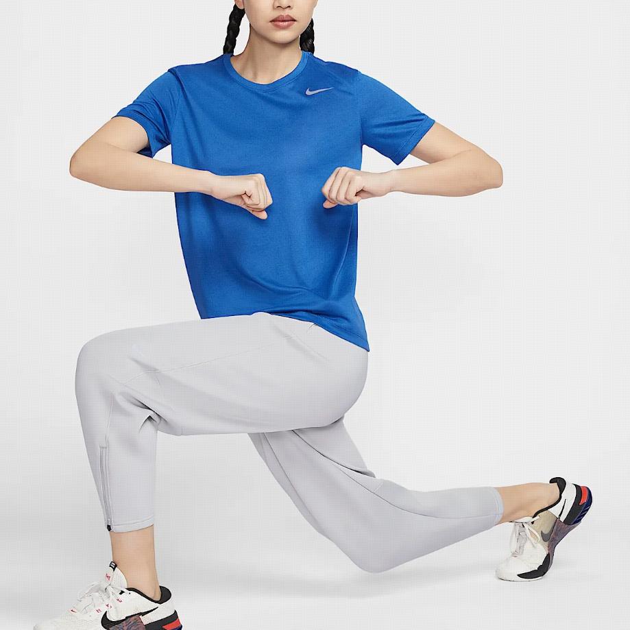 Nike Dri-Fit Team Legend Rýchloschnúce Pohodlné Tričko s Okrúhlym Výstrihom a Krátkym Rukávom Dámske Vrchné Oblečenie Kráľovská Modrá IB8899-450