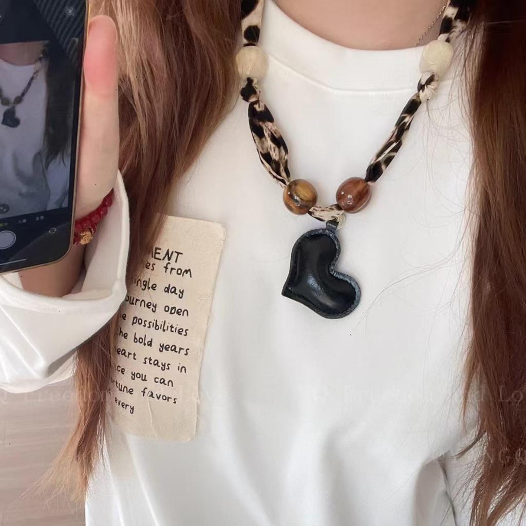 Colier-Eșarfă Retro cu Imprimeu Leopard și Mărgele pentru Femei - Accesoriu Lanț Reglabil pentru Pulover