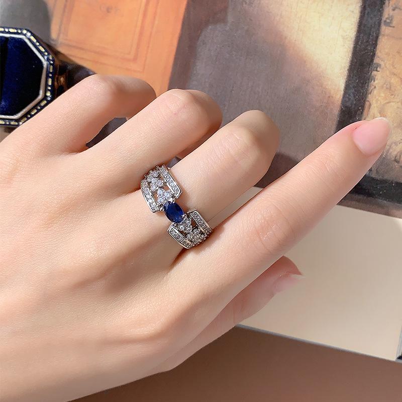 2026 Full Diamond Inlaid Blue Zircon Ring Women's Elegant Light Luxury Popular Fashion Jewelry Wedding Ring Accessories