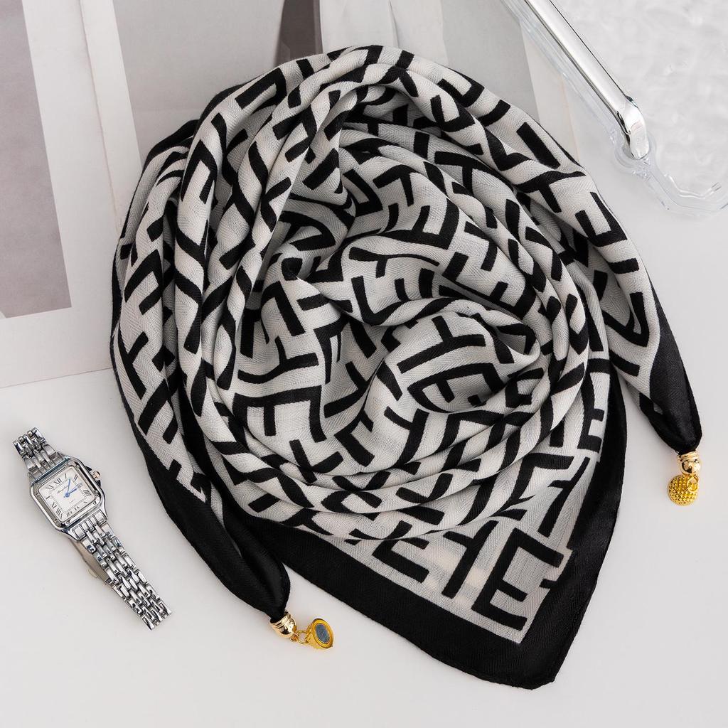Women's Magnetic Buckle Cotton Scarf - Stylish, Lightweight, Comfortable Neck Protection