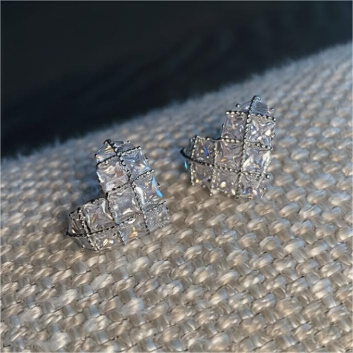 18 Karat Vergoldete Herz Zirkon Koreanischer Stil Ohrstecker - Einfaches und Luxuriöses Vielseitiges Design