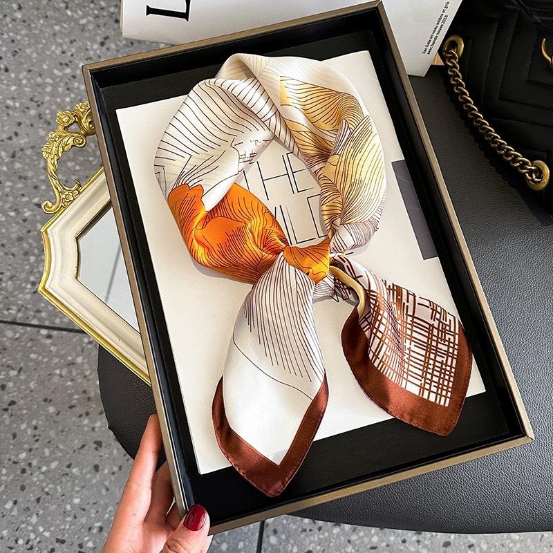 Schwarz-weiß gestreifter kleiner quadratischer Schal Seidenschal Damenkopftuch mit Hemd Professionelle Dekoration Nackenschutzschal Hals dünner Schal