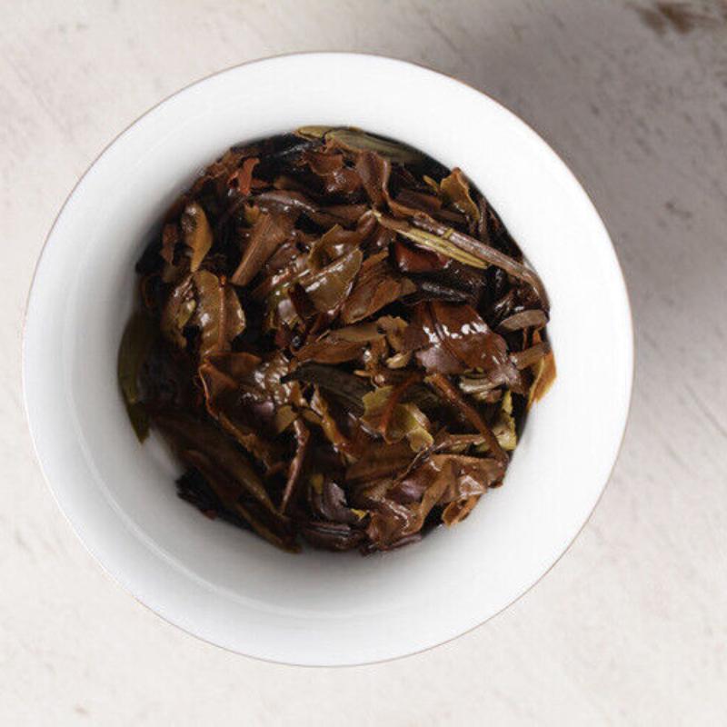 Yunnan Puer Beyaz Tomurcuklar Ham Antik Ağaç Shen Pu Erh Çayı, Ay Işığı Pu'er 100g