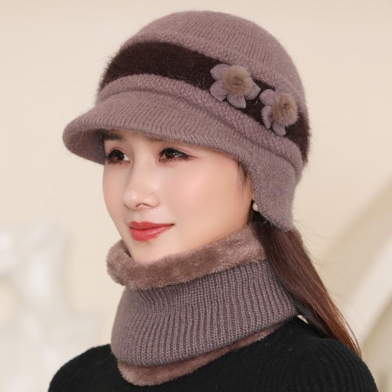 Dámská podzimní a zimní teplá a fuzzy zdobená čepice Beanie, módní a všestranná pletená čepice na ochranu uší pro maminky, babičky