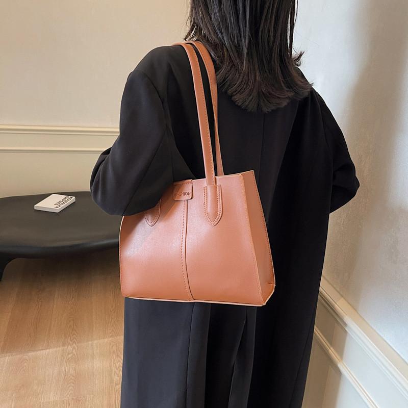 Chic Retro Crossbody Tote Bag With Soft Pu Material Perfect For Casual Everyday Use