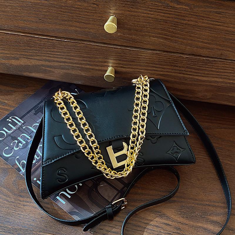 

IELGY Сумка-песочные часы на плече с зазубринами и буквами, повседневная простая женская сумка через плечо с цепочкой в ​​стиле ретро в европейском и американском стиле. чёрный