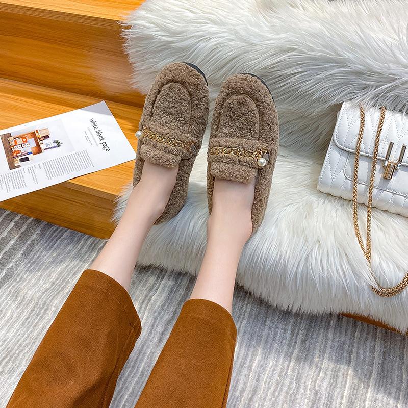 

Internet celebrity fluffy shoes women wear thick-soled lamb wool shoes in winter, one pedal Doudou shoes, velvet large size women s shoes 41-43 33 коричневый