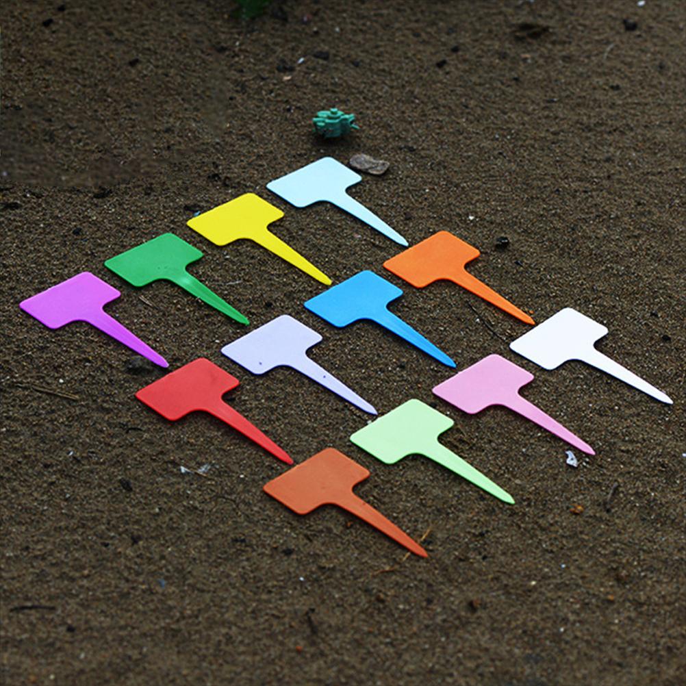 100 Stück Zufällige Kunststoff-Pflanzenschilder Wasserdichte Baumschul-T-Typ-Gartenschilder Pflanzenmarkierer