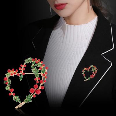 Vintage brož s kapkou oleje, mimózové ovoce, věnec lásky, korsáž, lesklé kamínky, odznak na oblečení, klobouk, dárek ke Dni matek