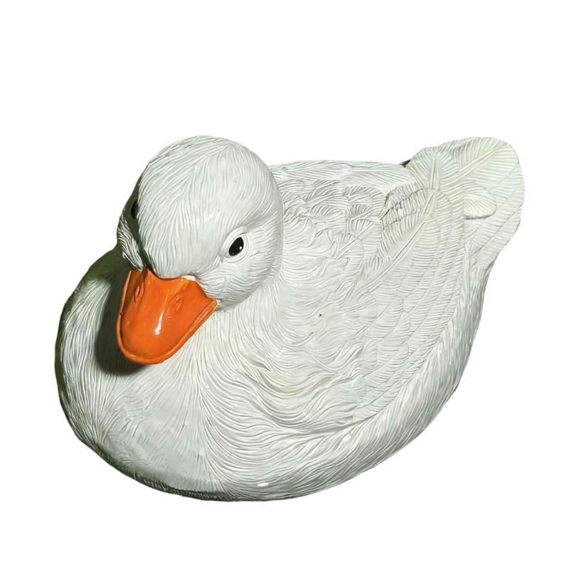 

Realistic Floating Duck Ornament Crafted from Durable Resin for Outdoor Water Features Garden Decoration Natural Environment білий