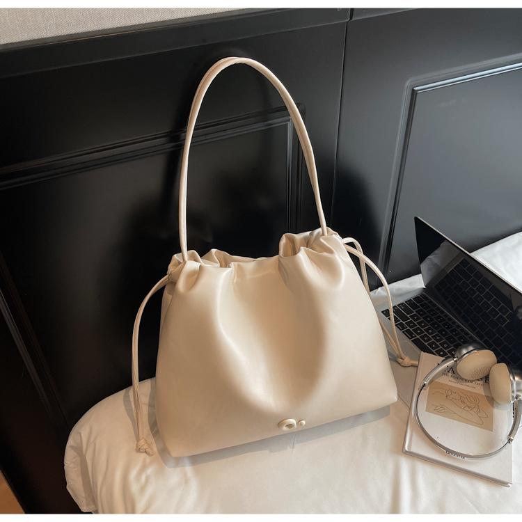 Summer New French Casual Cream Wind Oil Wax Leather Underarm Tote Bag Women's Texture Commuter Simple Shoulder Bag