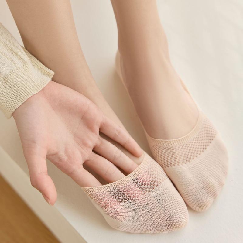 Women's Summer Thin Solid Color Mesh Silicone Non Slip Shallow Mouth Invisible Boneless Heel Socks