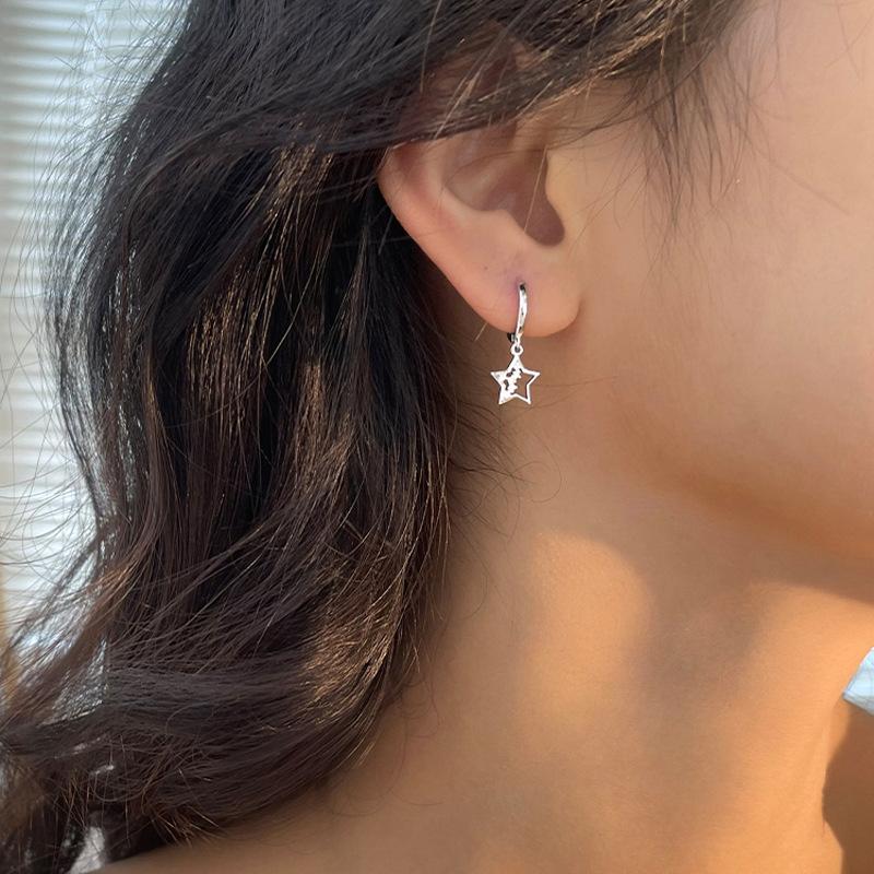 Dongdaemun Star Shining Star Ear Buckle Women'S Fashion Hollow Star Diamond Earrings Cross-Border Foreign Trade