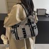 Dark Heavy Industry Rivet Tote Bag Niche Design Large Capacity Lattice One Shoulder Crossbody Bag Trend Locomotive Bag