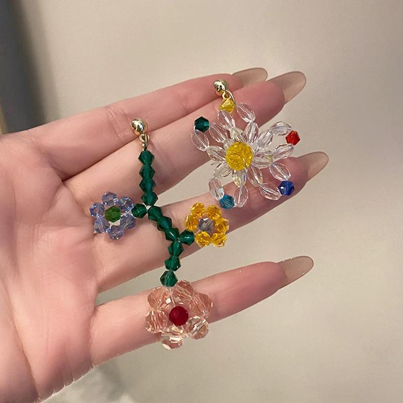 Small Fresh Sweet Beaded Asymmetrical Flower Stud Earrings Women French Pastoral Gentle Cute Playful Pierced Ear Jewelry