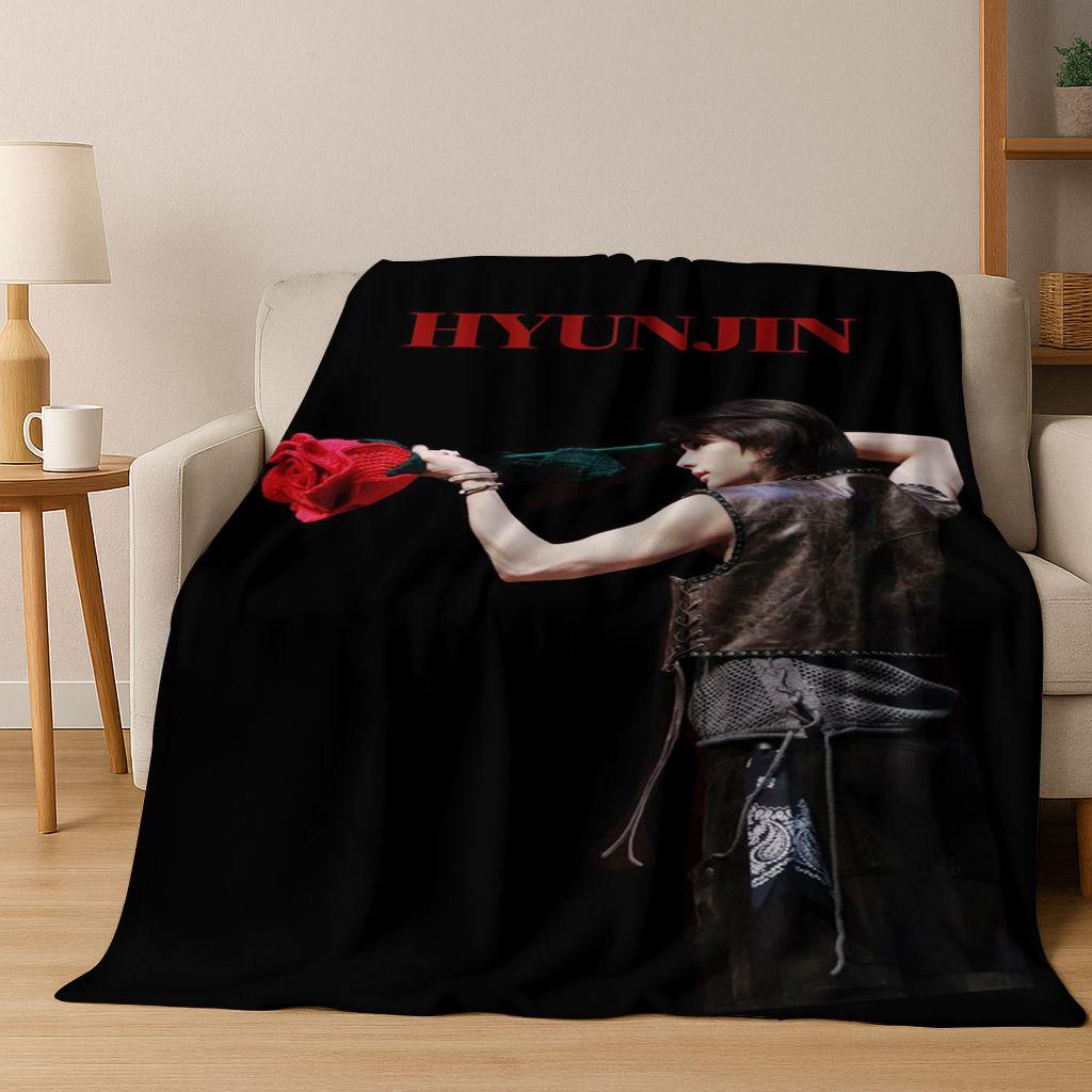 3D Hyunjin Solo KPOP Singer Flannel Blanket,Warm and Cozy Soft Throw Blanket for Home Bedroom Bed Sofa Picnic Office Cover Gift