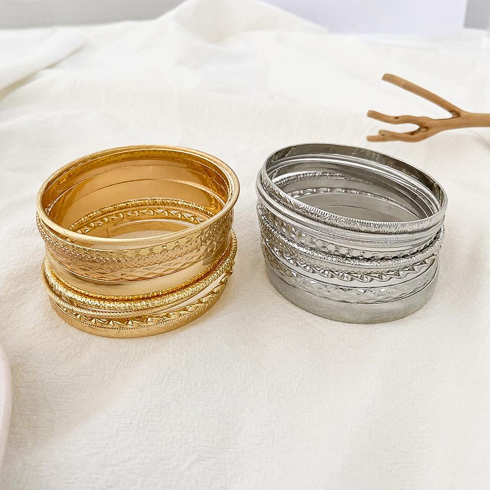 10-teiliges Set Übertriebene Punk-Armreif-Set mit unregelmäßigen breiten Manschetten für Damen Vintage Goldfarbe Metallarmbänder Herren Hand Schmuck