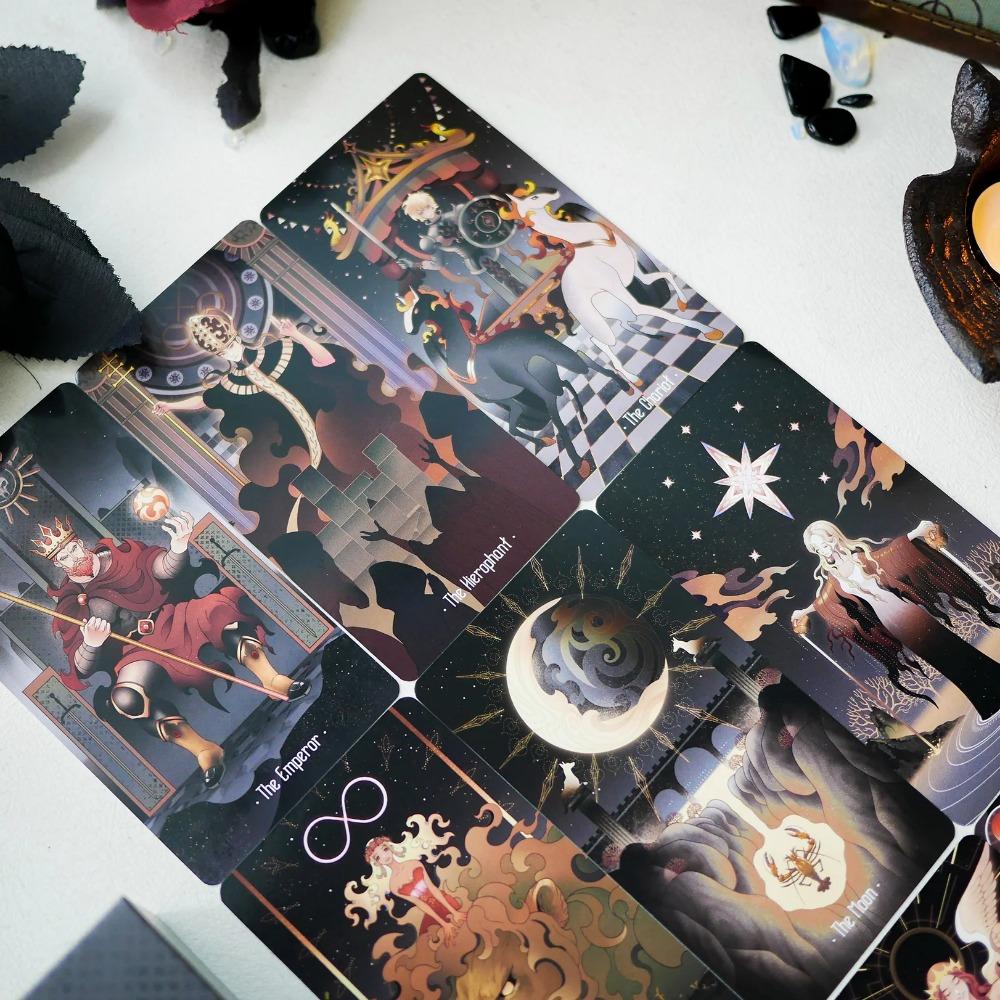10,3*6 cm Stele luminează noaptea Tarot OBIșnuit Deck de desene animate în stil asiatic vibrant Delicat Line Art 78 buc. Cărți de tarot indie unice pentru începători