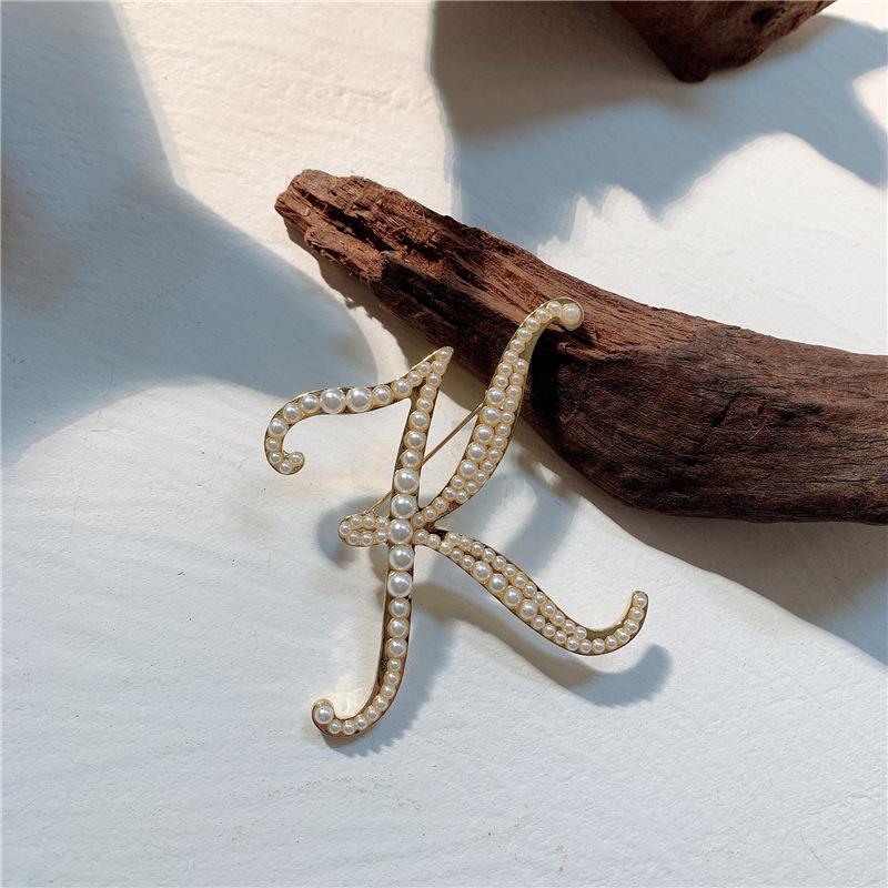 

2020 Корейская Мода Винтажные Броши-Булавки с Жемчугом и Буквами Металл Золотой Цвет Женский Свитер Костюм Брошь Вечеринка Ювелирные Аксессуары