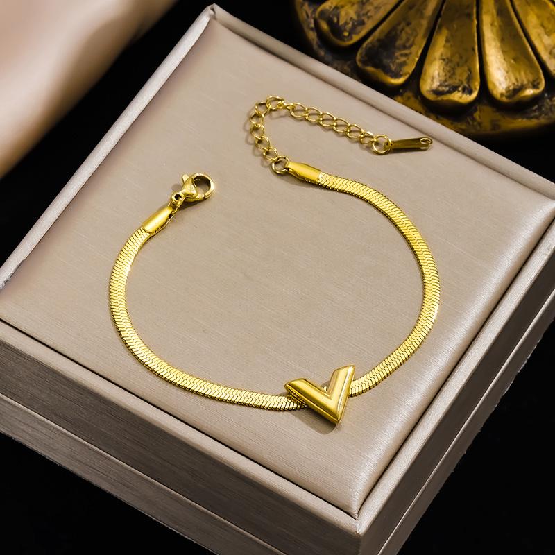 Titanium Steel Letter V Heart Blade Chain Necklace - Korean-inspired Versatile Fashion for Women