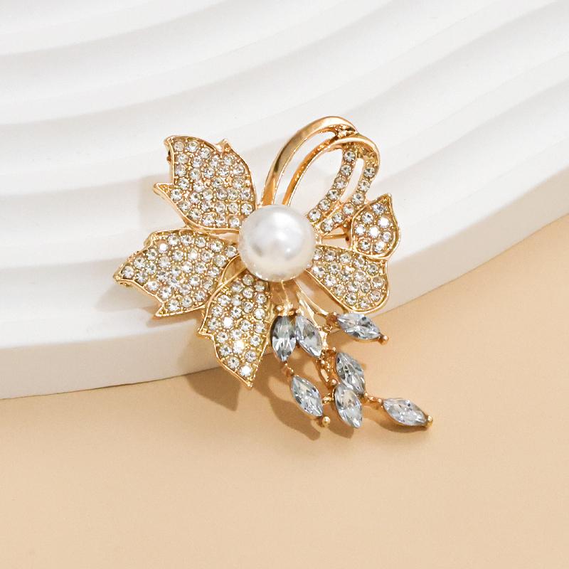 

Pearl Floral Tassel Brooch Fashionable Women s Rhinestone Metal Corsage Brooch Clothing Scarf Backpack Accessories Brooches