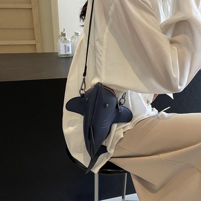 Cute Shark Bag 2025 New Japanese Cartoon Girl Fashion Niche Versatile Crossbody Round Bag