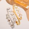 Fashionable White Shell Clover Titanium Steel Bracelet for Women 18K Non Fading Bracelet