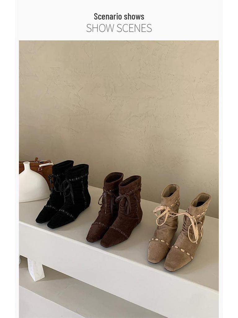 Damen Retro Western Plissee Stiefeletten mit eckiger Spitze und Innensohle, dünnes Riemendesign für Herbst und Winter.