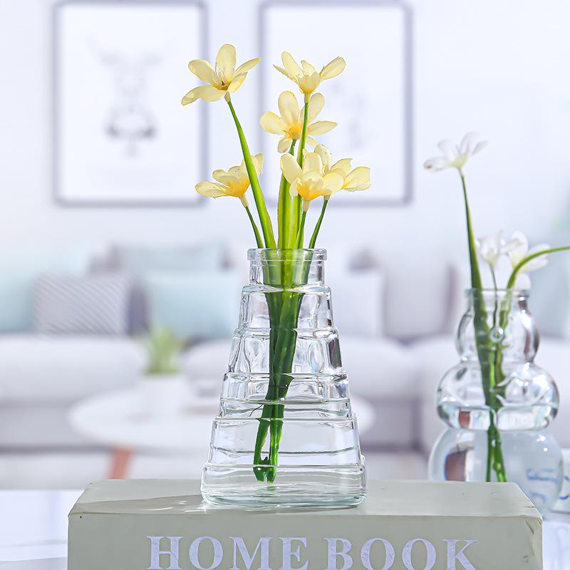 Creative Glass Vase for Flower Arrangements and Home Decor - Ideal for Dried Flowers, Desktop Display, and Hydroponic Plants
