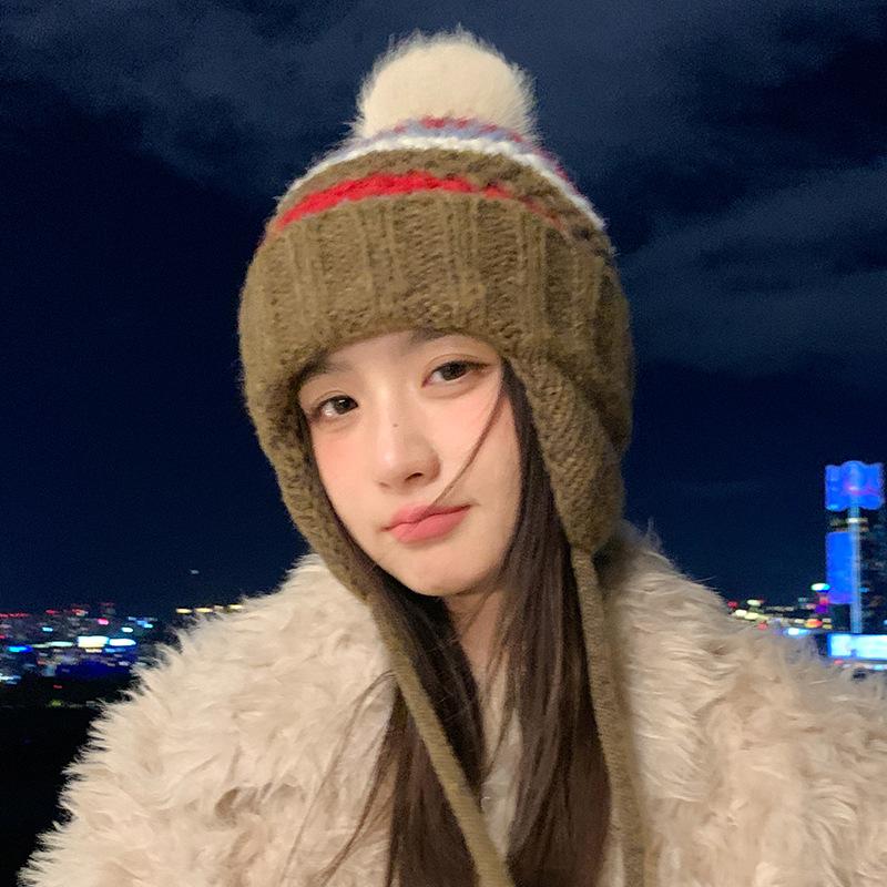 Koreańska Wersja Uniwersalnej Dzianinowej Czapki Wełnianej dla Kobiet Jesienią i Zimą Pogrubiona Wiatroszczelna Czapka na Uszy Wiązana Słodką Wełnianą Kulą Ciepła Czapka Nowa