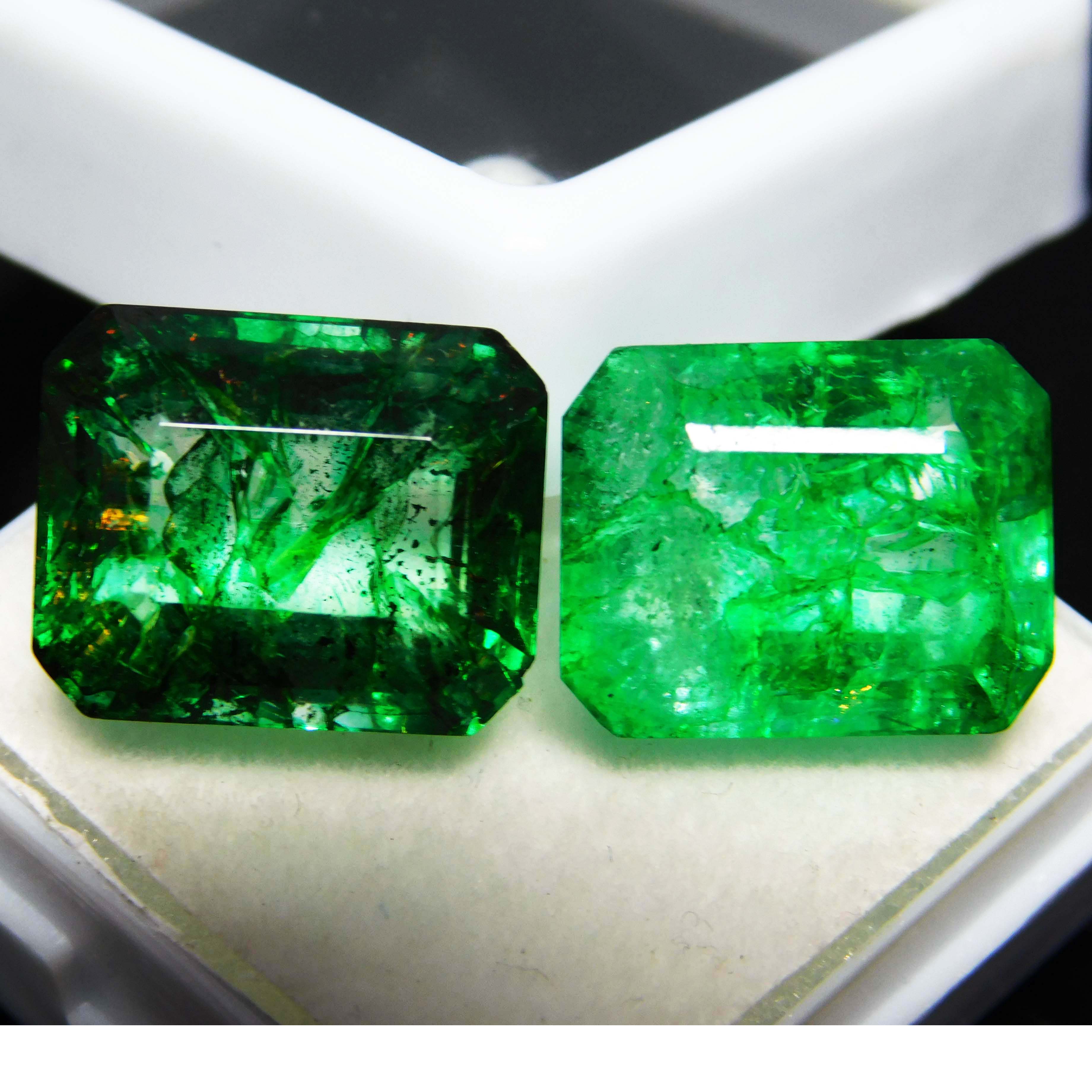 

Natural Green Colombian Emerald 21.8ct Emerald Cut Certified Loose Gemstone 14.4 mm each approx зелений