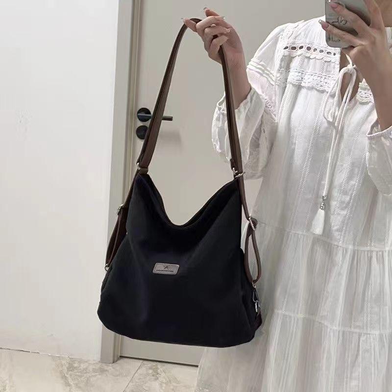 Kvinner Top-håndtak Skulder Crossbdoy Bag Luksus Håndvesker Designer Nylon Casual Tote Kvinnelig veske Uformell reiseryggsekk