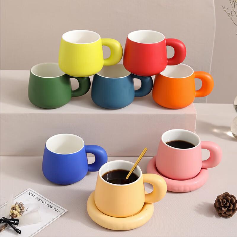 Kaffe- och mjölkmugg i keramik