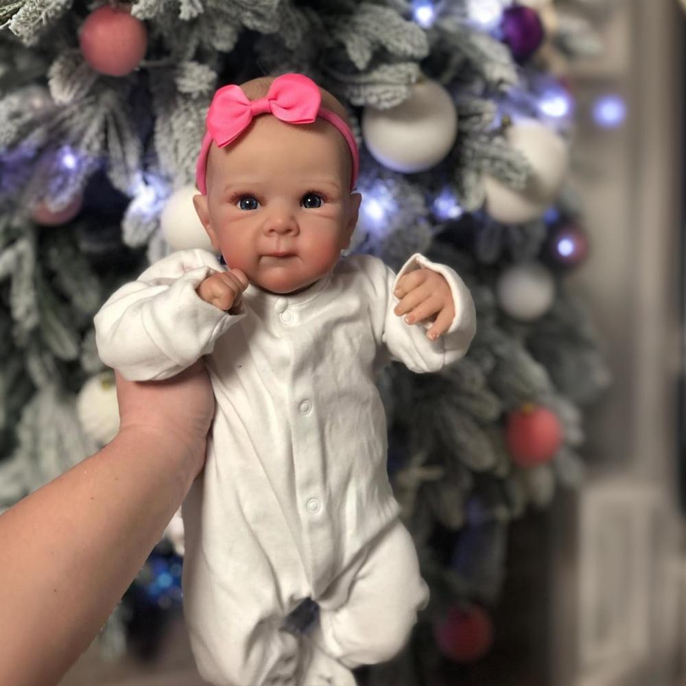 

BZDOLL Кукла Реборн ручной работы 19 дюймов (48 см) с мягким виниловым телом, как у новорожденного ребенка, для девочек, милый подарок на день рождения, игрушка для купания и игры в домик vinyl body doll