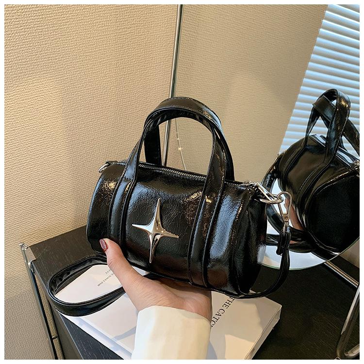 Сумка-подушка в форме цилиндра для женщин — фото 2