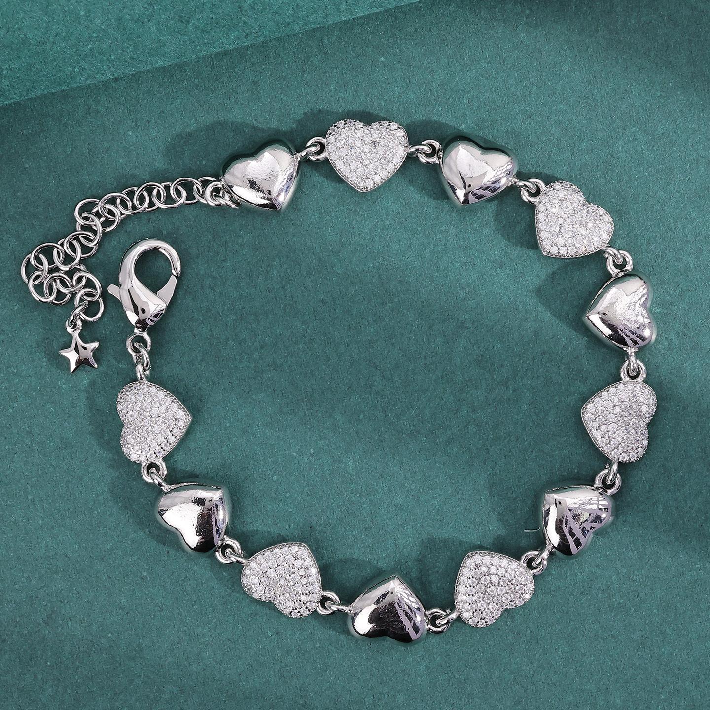 2026 European and American Hot-selling Heart-shaped Love Bracelet Geometric High-end Light Luxury Jewelry 18CM
