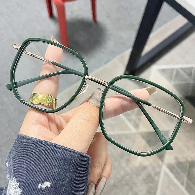 Anti Blue Light Flat Lens for Both Men and Women, Fashionable Metal Frame Glasses, Square Large Frame Flat Lens