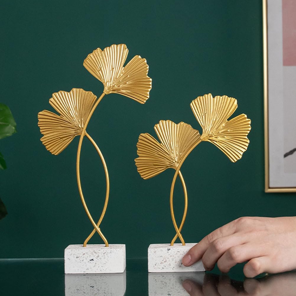 Cabilock 2Pcs Golden Gingko Leaf Statue Gold Leaf Metal Sculpture Metal Iron Leaf Sculpture Figurine Table Home Decoration with Wood Base for Bedroom
