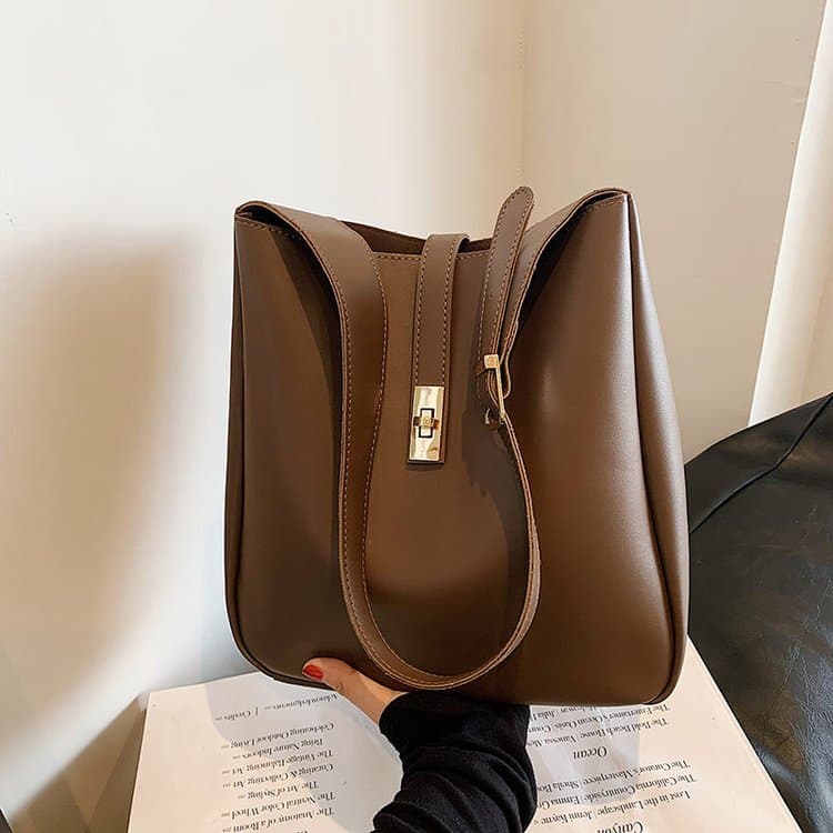 

Retro large capacity messenger bag shoulder bucket bag хакі