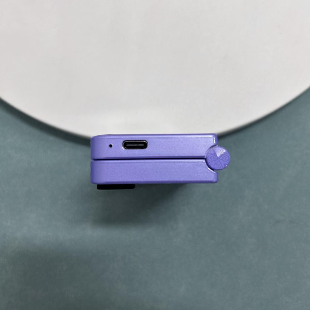 Nový V8 Pro 2G Skládací Mobilní Telefon 1,77 palce Dvojitý Displej MTK Dual SIM Dual Standby Vestavěná Baterie Mp3 Mp4 Bluetooth Mini Svítilna Mobilní Telefon