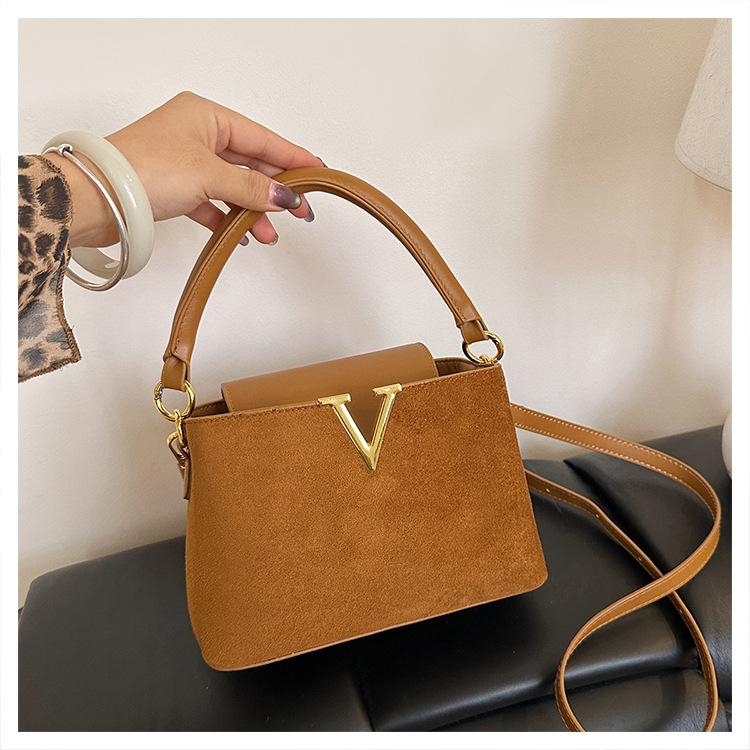 Hochwertige Textur Wildleder V-Wort 2025 Handtasche Handtasche Damen Tasche Ausländischer Stil Umhängetasche Umhängetasche