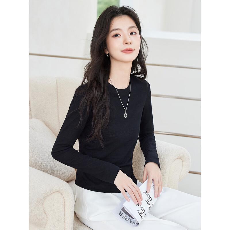 La Chapelle Women's Long-Sleeve Slim-Fit Ruched Crewneck T-Shirt