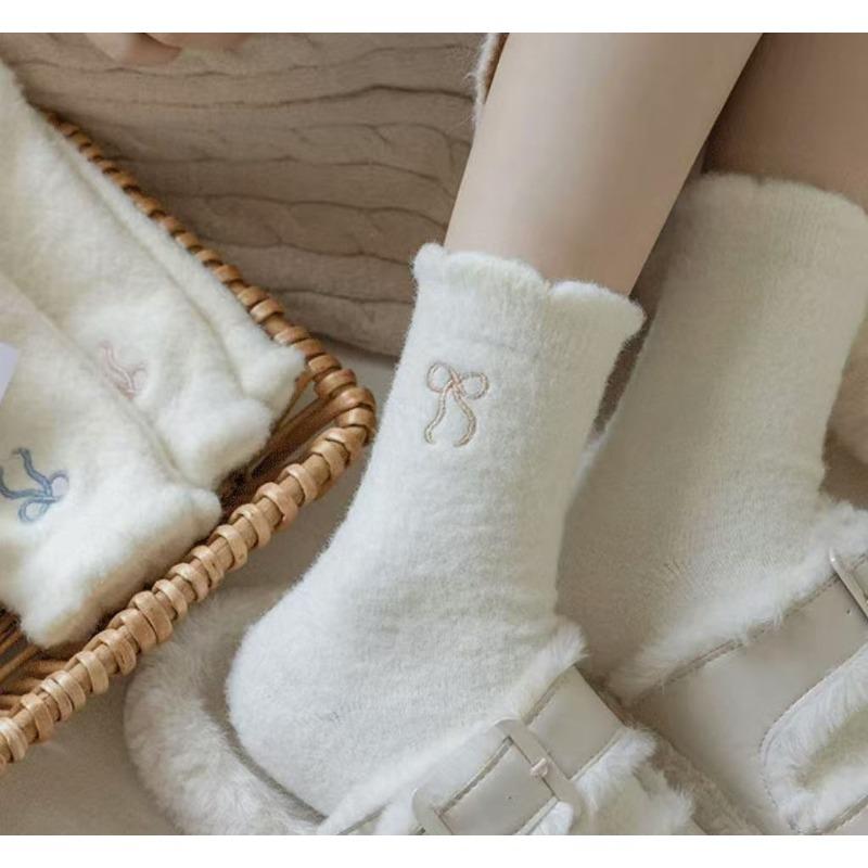 Chaussettes Blanches Brodées avec Nœud pour l'Automne et l'Hiver, Chaussettes Mi-mollet Épaisses et Chaudes en Polaire pour Filles, et Chaussettes d'Hiver pour la Maison Post-partum