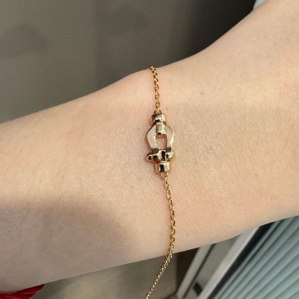 Plně pozlacený 18K růžovým zlatem Párový dárkový náramek s přezkou ve tvaru podkovy písmeno U V Náramek Gypsy Star Náramek s magnetickou přezkou