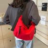Vielseitige Knödeltasche für Damen: Einfarbige Nylon-Umhängetasche 2026 Edition