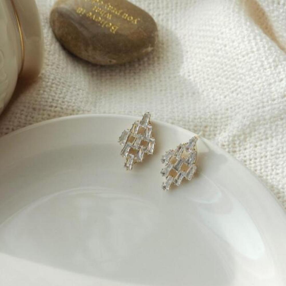 New Arrivals Open Run Women Argyle Bling Waffle Earrings